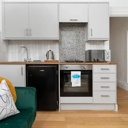 Stunning Central Penzance Apartment With Sea Views Exterior photo