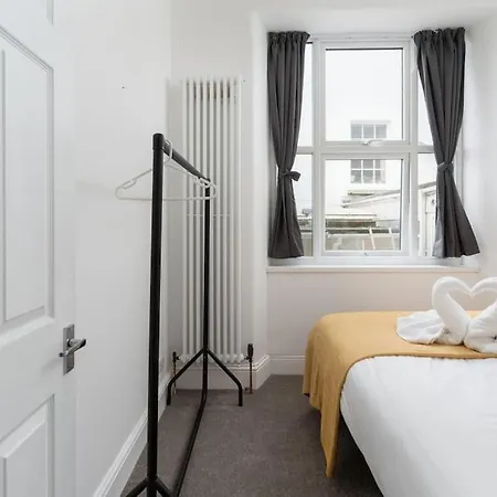 Stunning Central Penzance Apartment With Sea Views Exterior photo