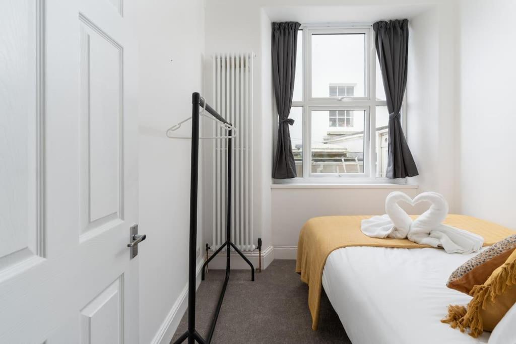 Stunning With Sea Views Apartment