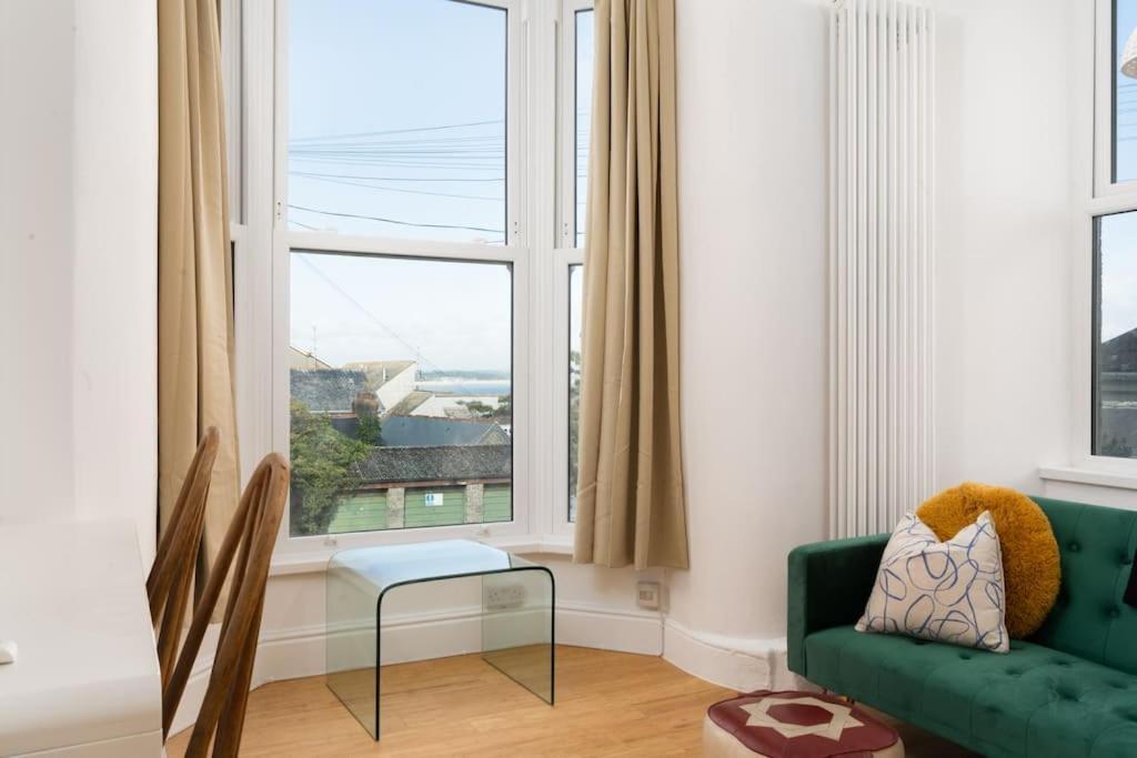 Stunning With Sea Views Apartment